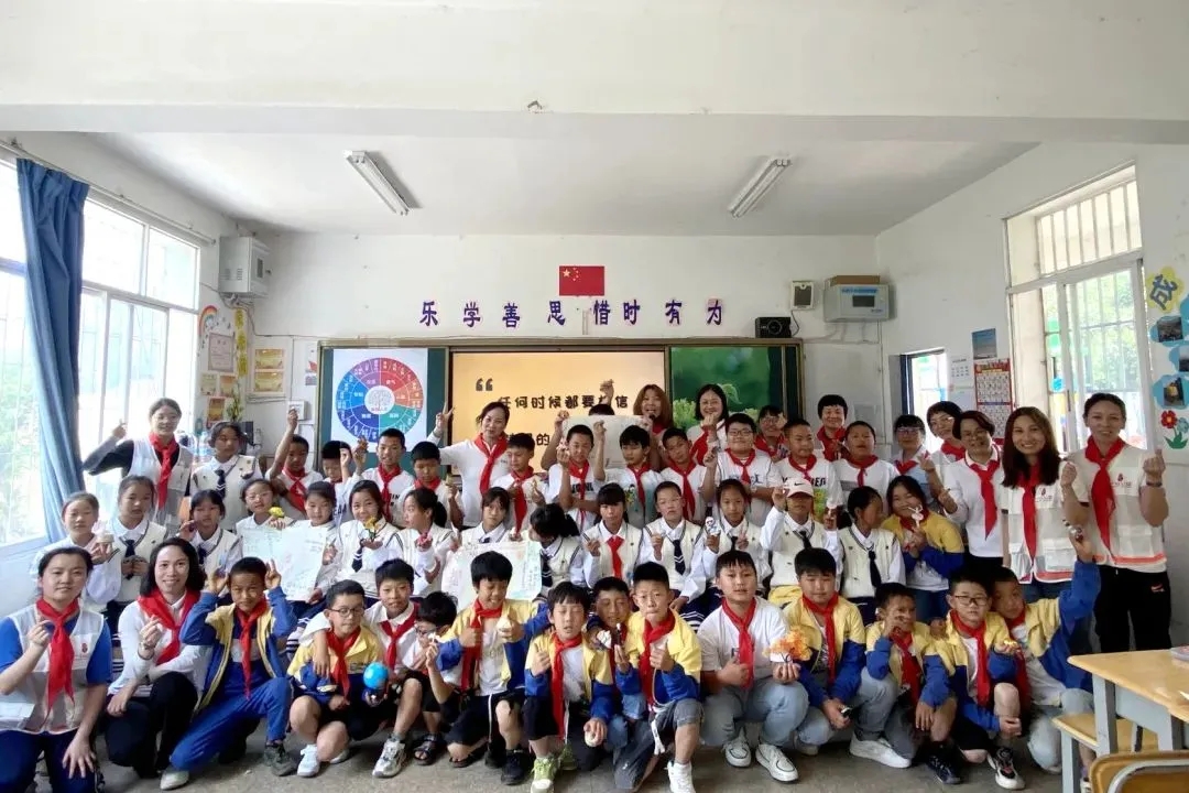 ר��ǰ�У�������������Զ�� | ѩ����ϣ��Сѧ������ѧ�˶�